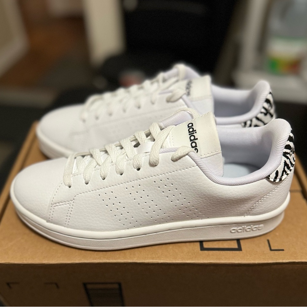 Adidas Advantage Sneaker 7.5 / BrandNew / Generic box / Manufacturer sole stain